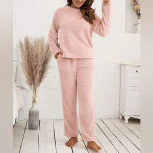 Cinnie  Fleece Long-Sleeve Top & Pants Pajama Set sz Med